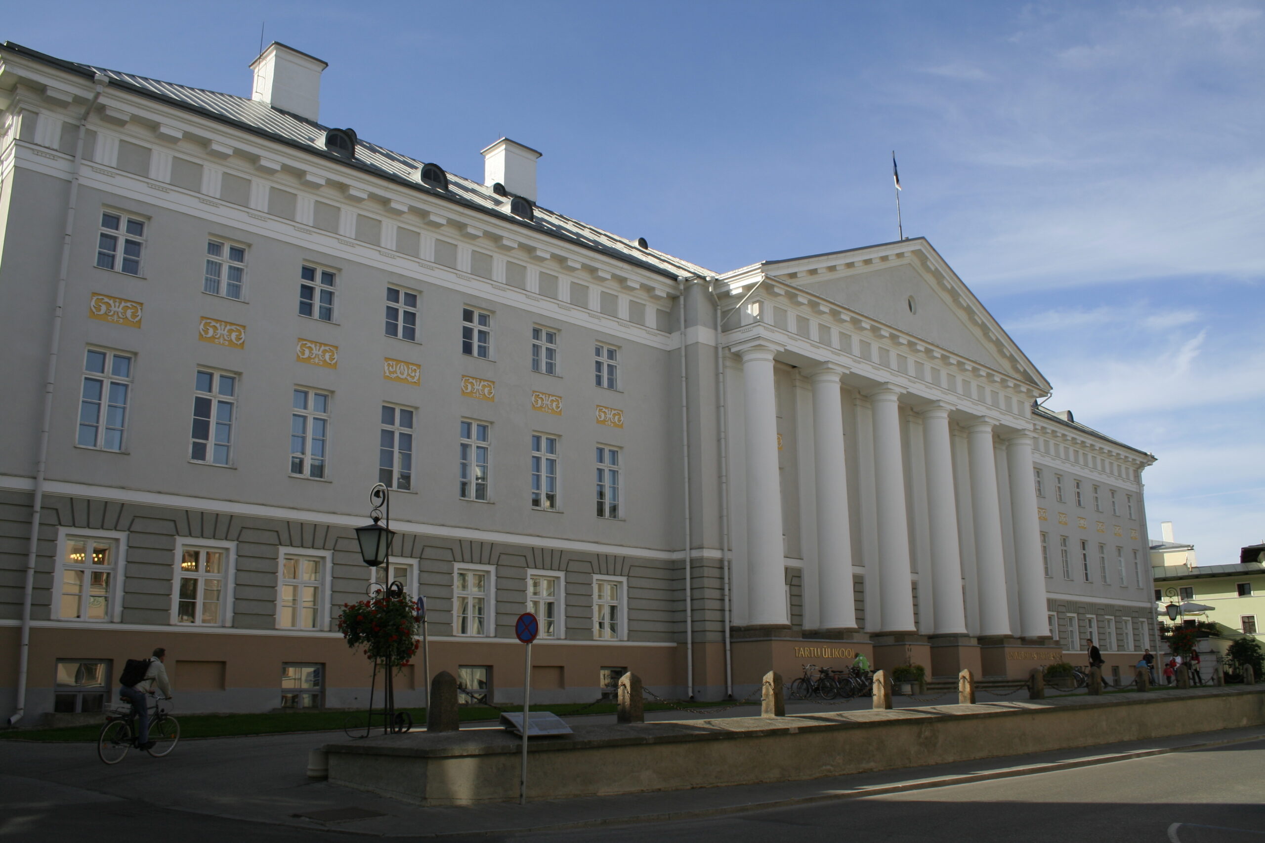 The main building of the University of Tartu. Photo by Kazimierz Popławski