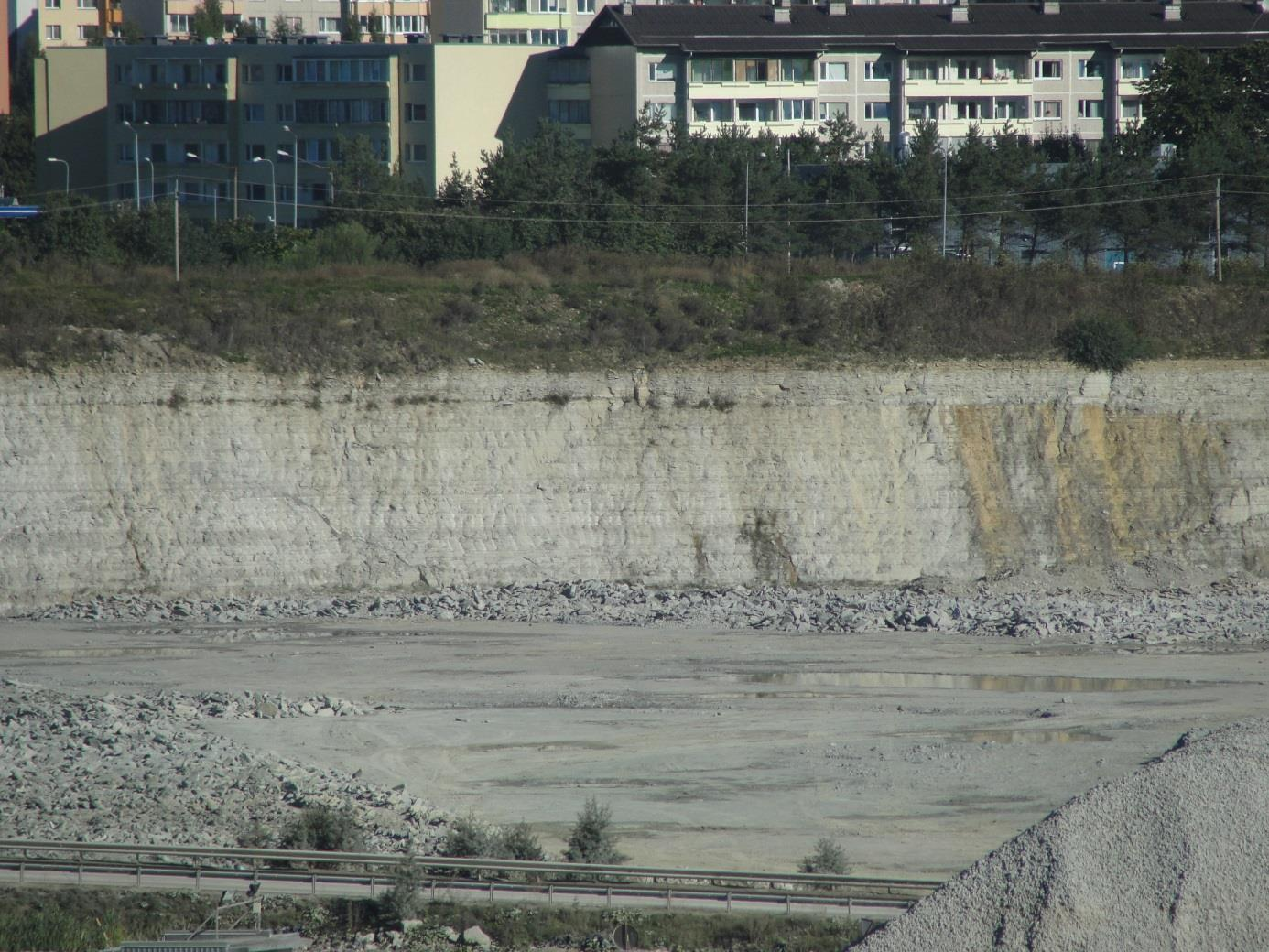 Väo karjääri põhjapoolse seina läbilõige (foto: T. Ani, 2013).