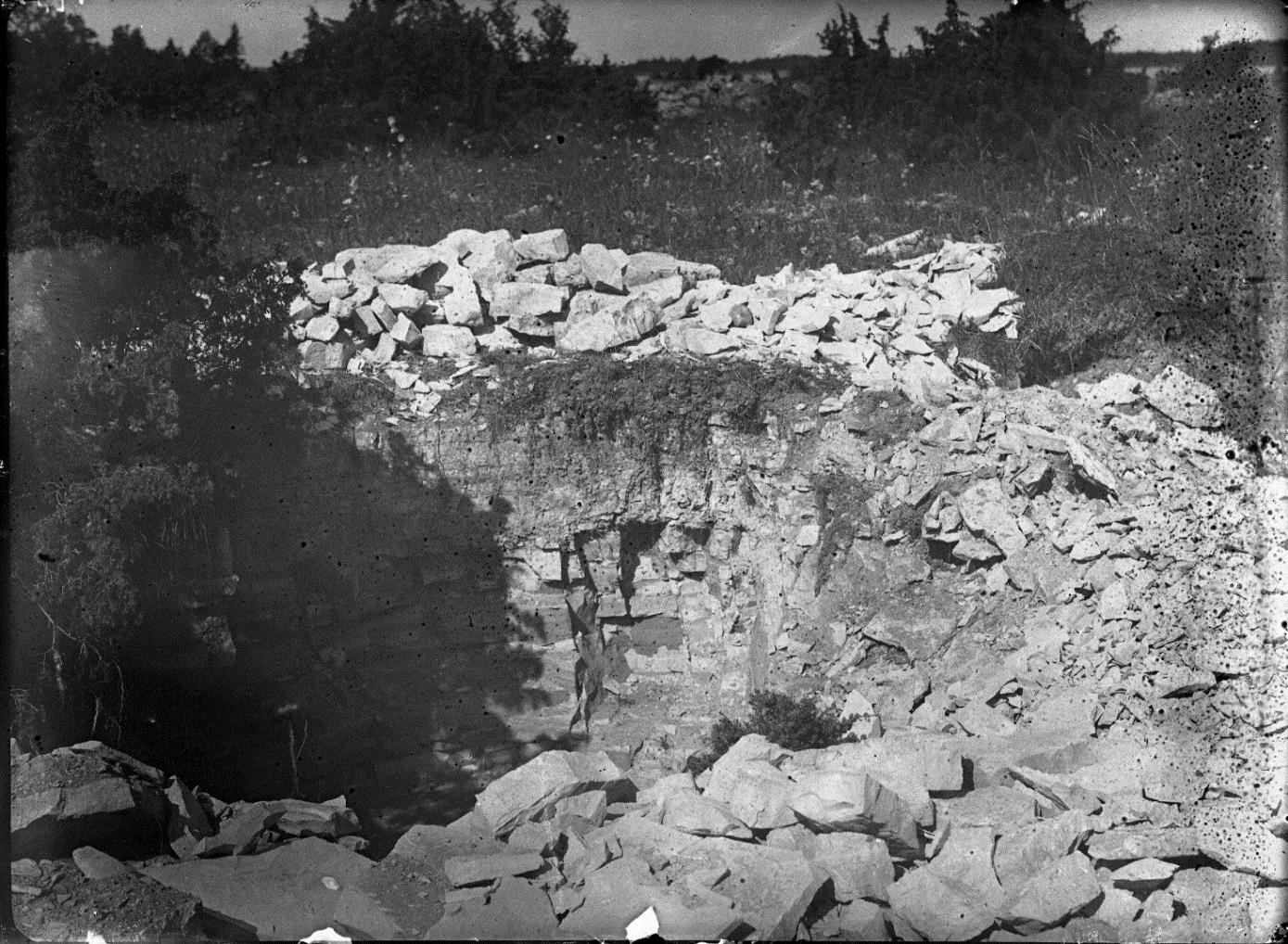 Ajalooline foto (Viita paemurd, foto nr. b179, 1924), osa kunagisest paemurrust, aastast 1924.