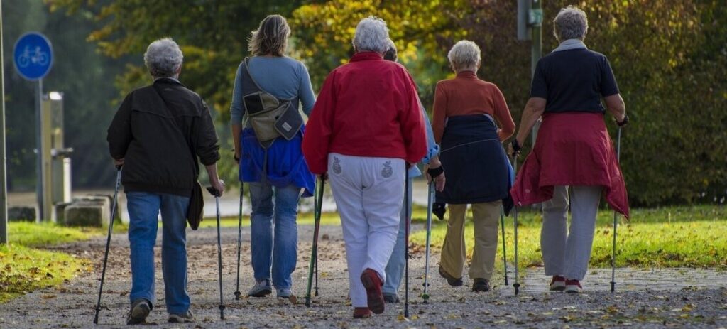 Nordic walking. Pixaby.