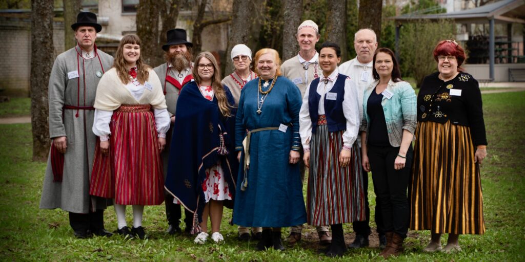 Võrokõisi Kongressi Vanembite kogo, keskel sinises Kauksi Ülle