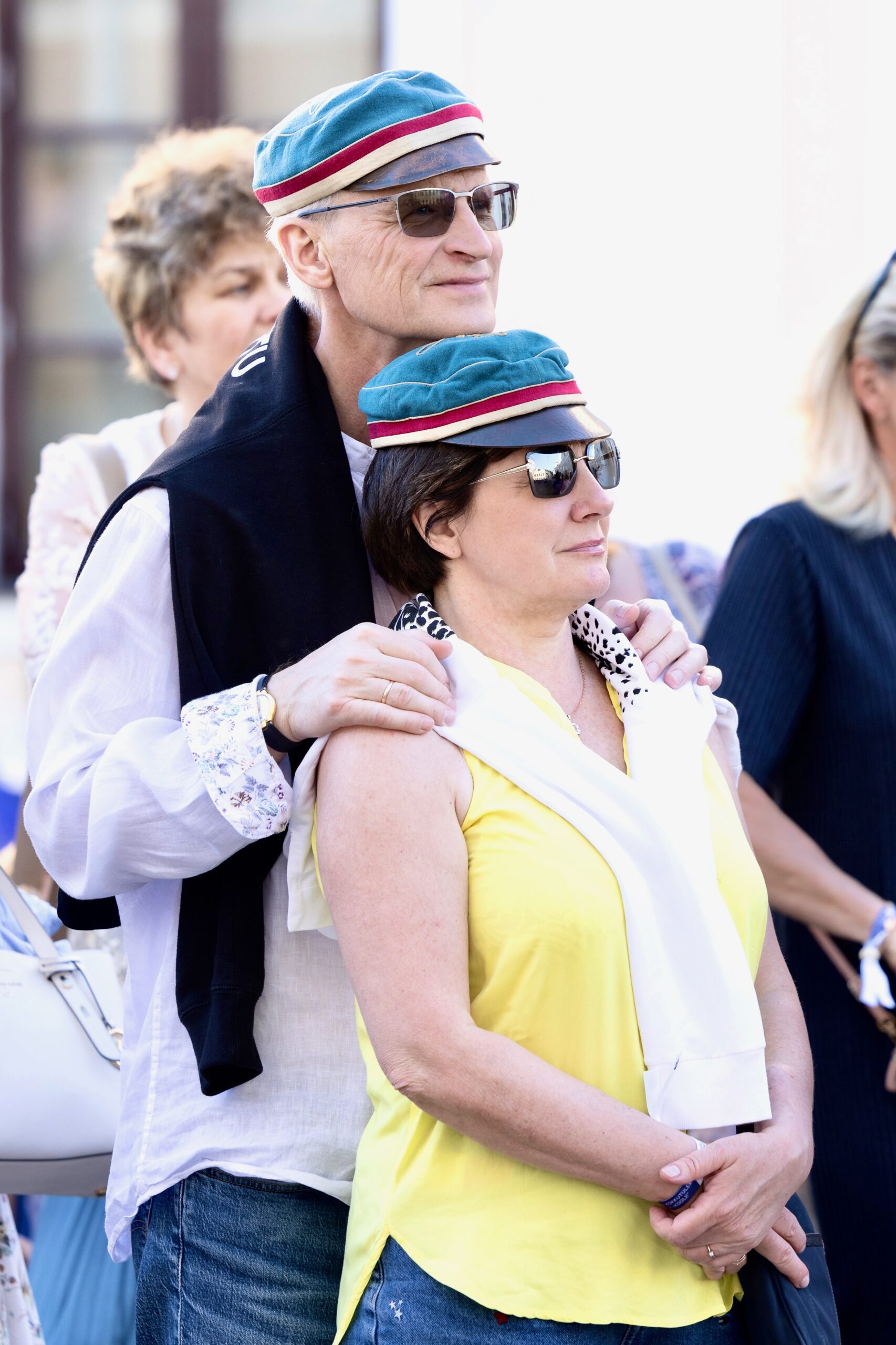 Peahoone-esine muutus vilistlaste kokkutuleku päeval rõõmsate jällenägemiste ja nostalgiliste meenutuste kohaks. FOTO: Andres Tennus