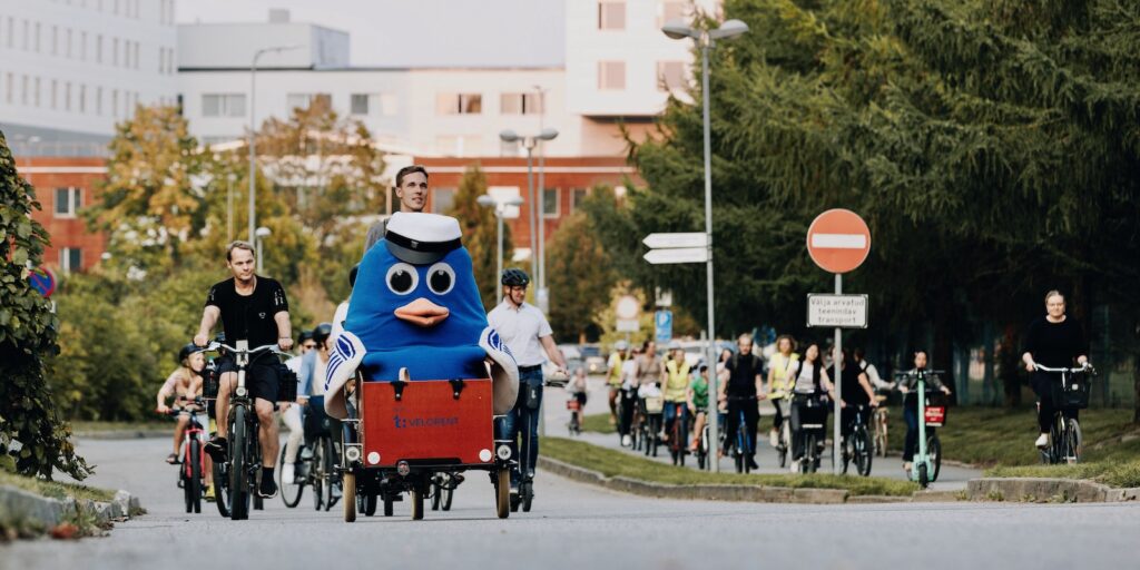 Pildil Tartu Ülikooli rattaretk