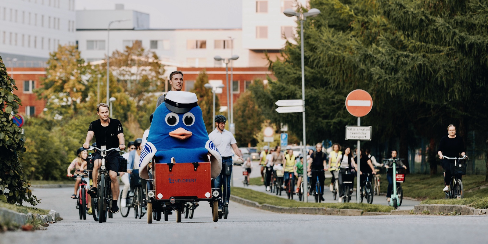 Pildil Tartu Ülikooli rattaretk