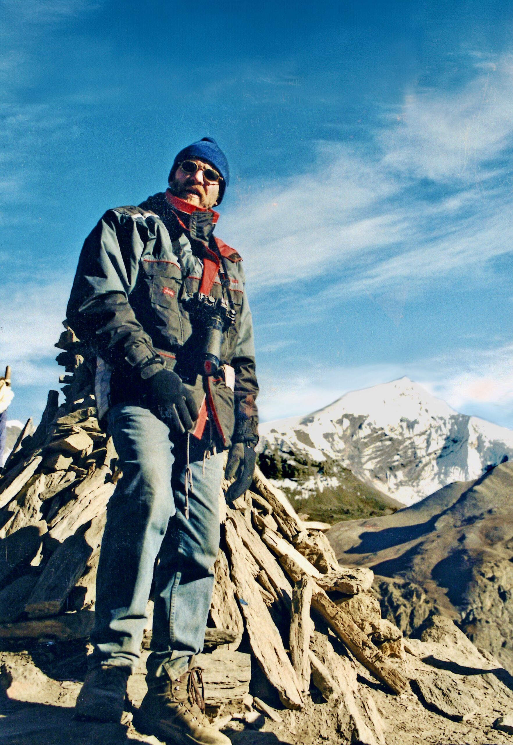 Aastal 2005 maailma kõrgeimal asuva budistliku kloostri Rongbuki juures Tiibeti kiltmaal, taamal paistab Mount Everest. FOTO: Aarne Leimo