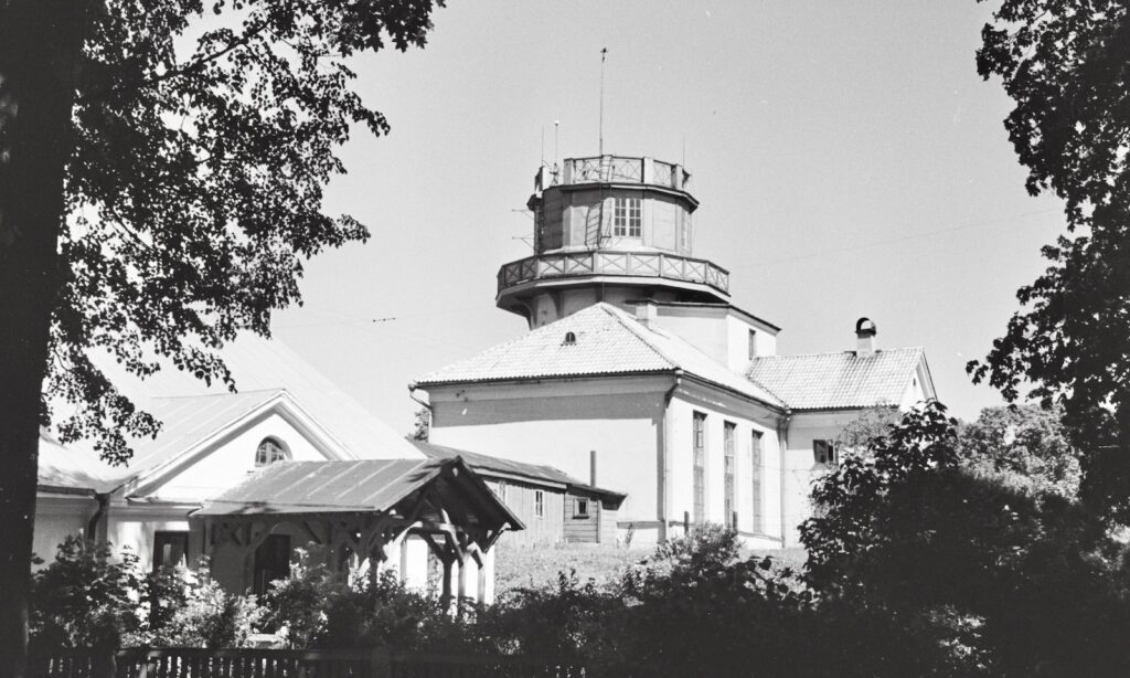 Astronoomi maja ja Tartu Tähetorn 25. juunil 1959. aastal.